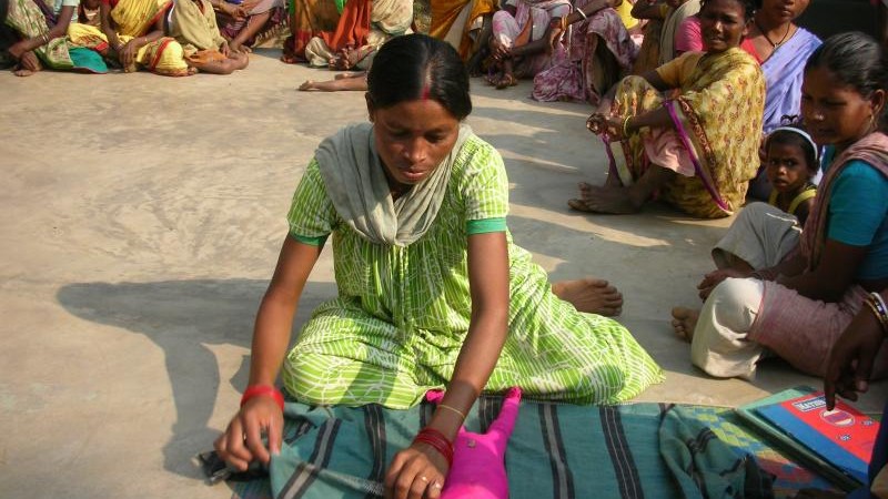 In the hamlet of Indkatha , Jharkhand state in eastern India, women of the Ho tribe take lessons to reduce maternal mortality.  Image by Freny Manecksha. Copyright Demotix (11/11/2008)
