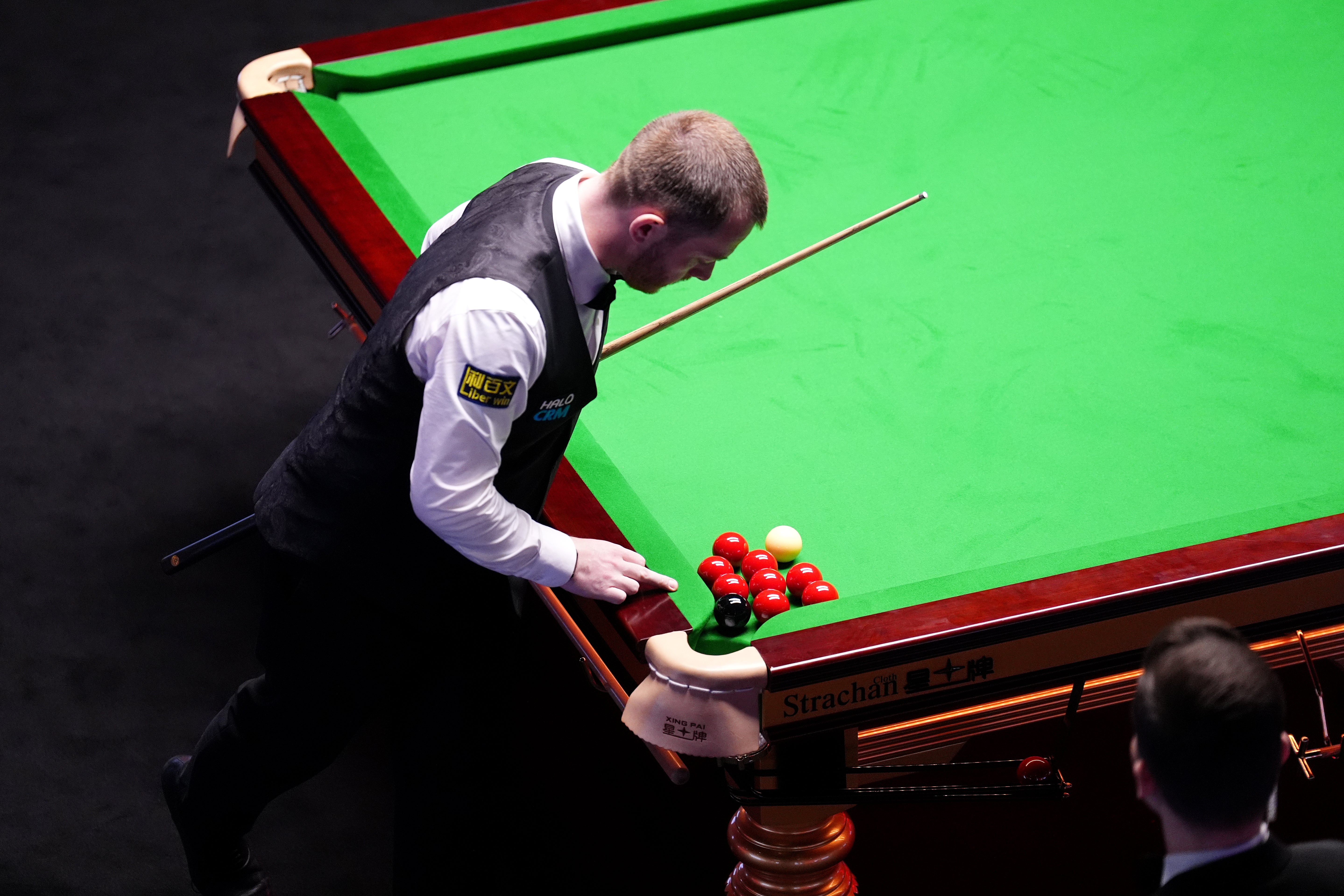Mark Allen assess his options during his World Championship semi-final
