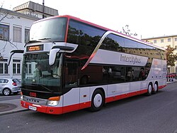 Un modello pullman granturismo a due piani prodotto dalla Setra e impiegato per una linea extraurbana austriaca che collega Graz a Klagenfurt