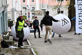 Wikiball rolling in Tartu (2025)